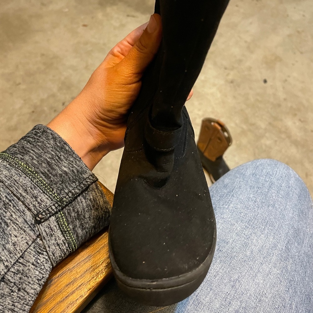 Black toddler boots